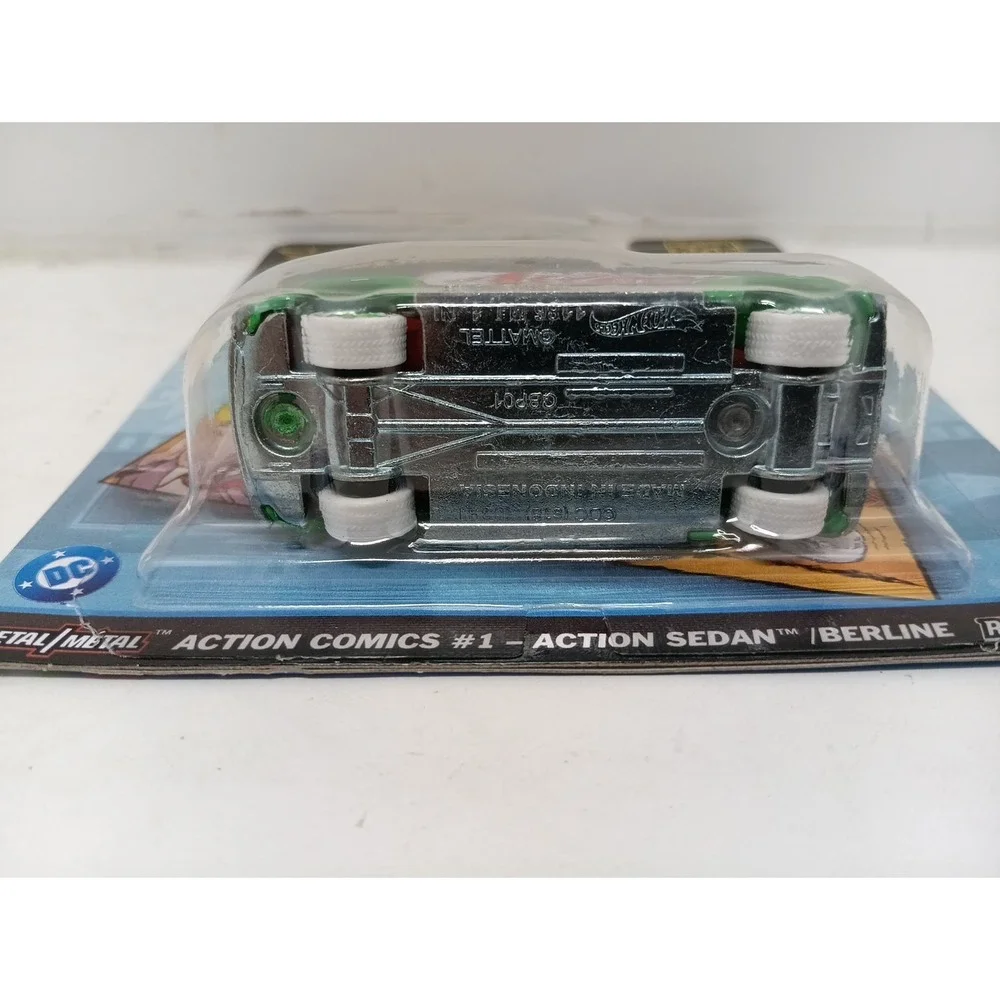 2025 Hot Wheels Pop Culture Action Comics #1 - Action Sedan/Berline - Green